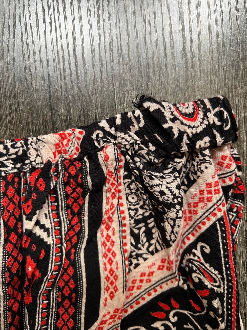 Strapless Patterned Romper - Picture 6 of 8